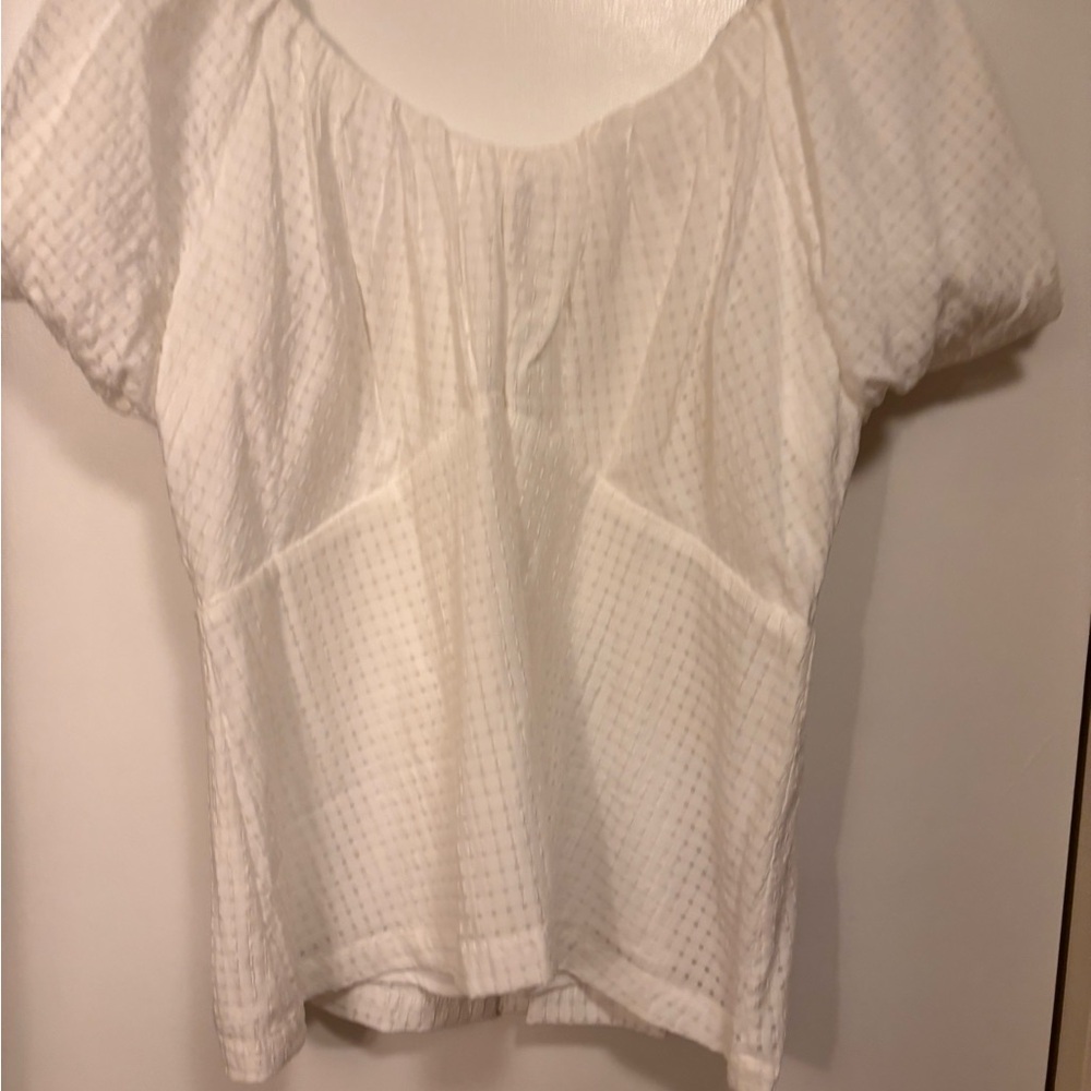 Old Navy White Textured Scoop-Neck Short Sleeve Blouse